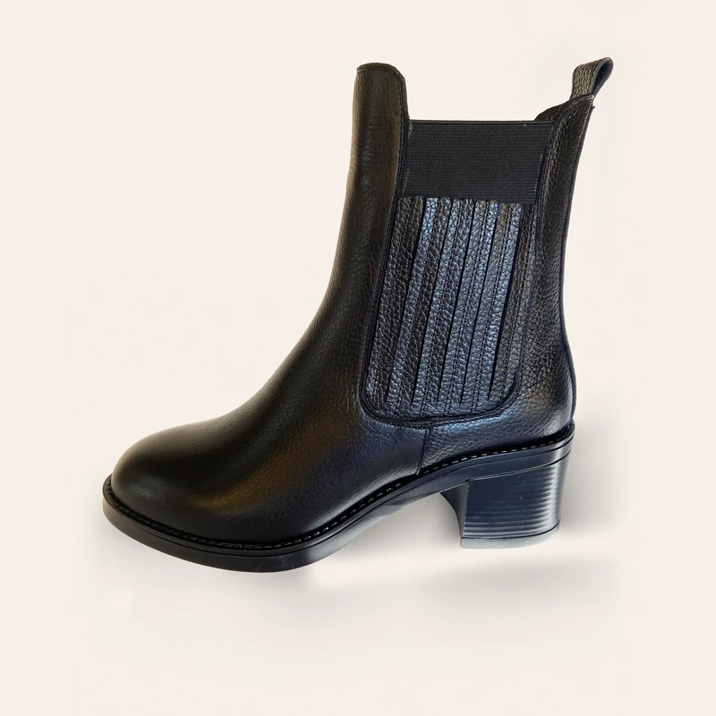 Model 20, siyah, yandan görünüm